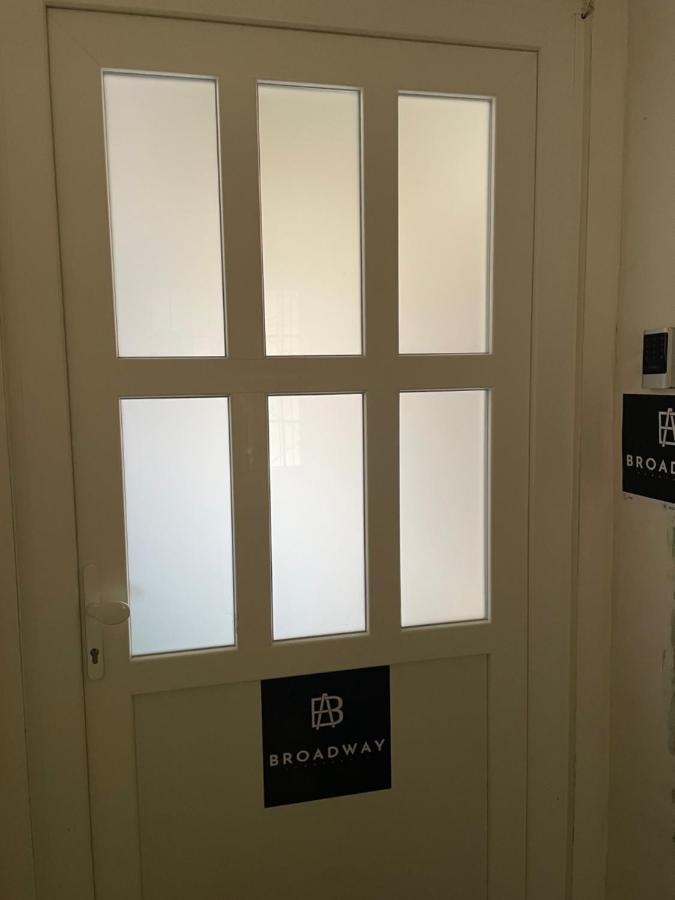Broadway Apartments B1 ديبريتْسين المظهر الخارجي الصورة